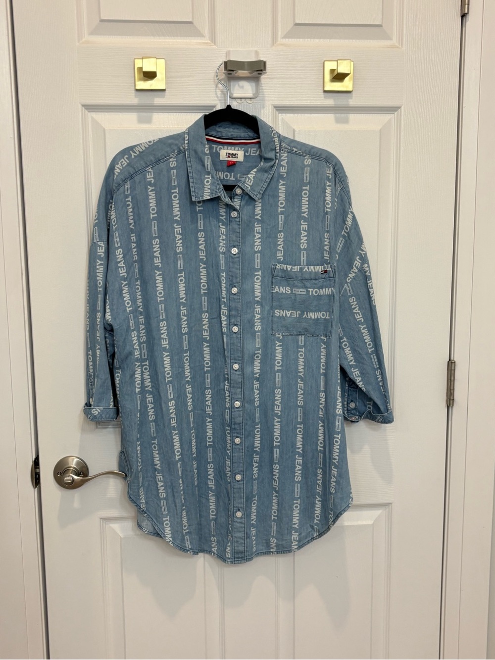 Tommy Hilfiger Men's Light Blue Logo Denim Shirt #1538